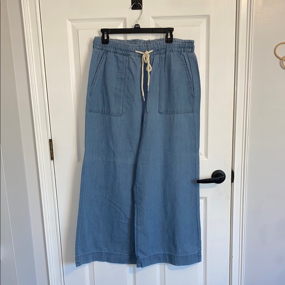 Loft Casual Light Blue Wide-Leg Pants with a draw string waist, Size Large NWOT